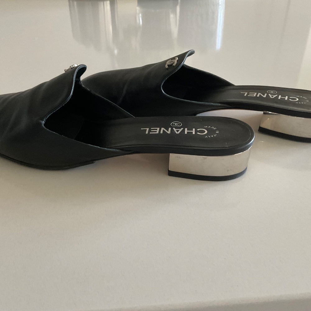 Chanel Black Leather Mules Size 41 - Picture 3 of 11